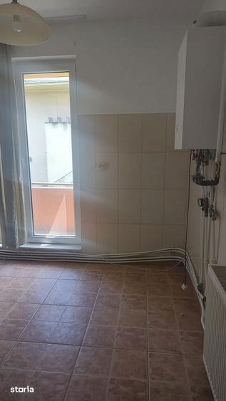 De vanzare apartament 2 camere,zona Petrom,str.Mihai Eminescu - 5