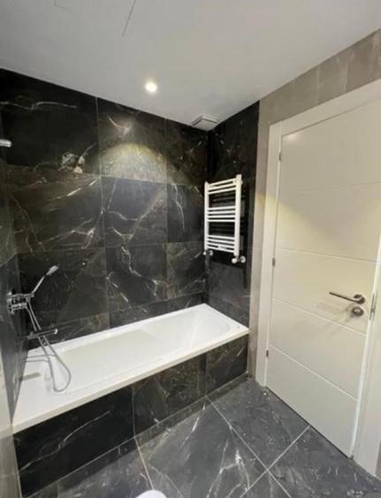 Apartament cu 4 camere semidecomandat, mobilat în Pipera