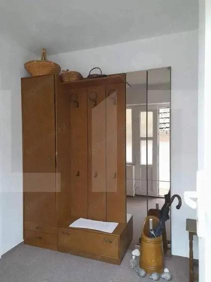 Casă cu 3 camere cu Teren 363 Mp în Curtici