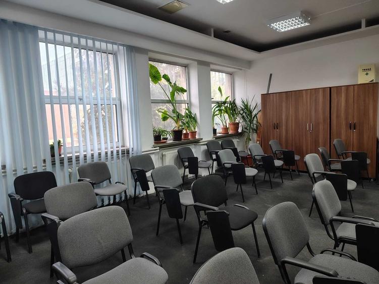 Spațiu comercial, de 45 mp, în Politehnica