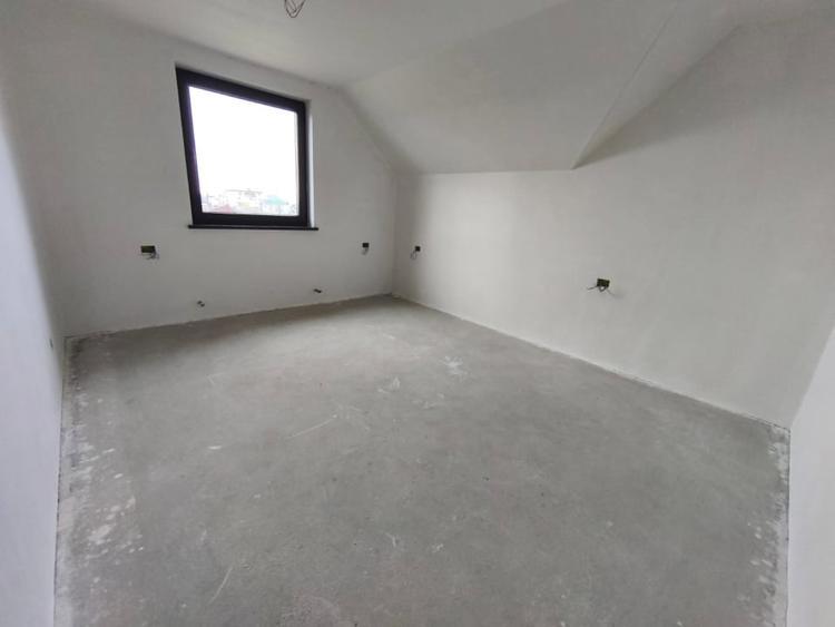 Casă individuală cu 7 camere cu Garaj în Marginea