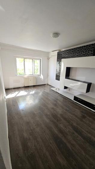 Apartament cu 3 camere decomandat, mobilat în Țiglina 3