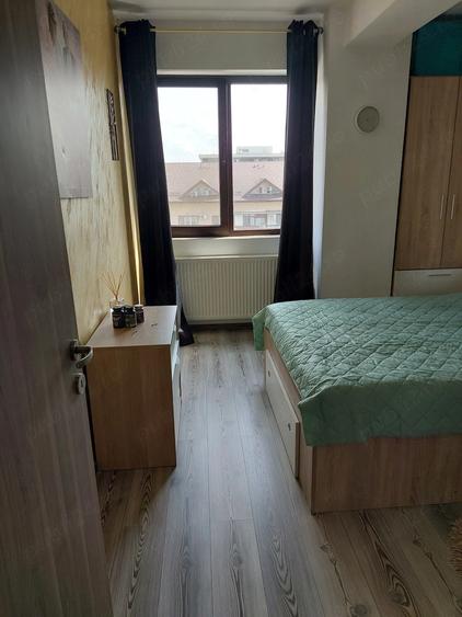 Apartament cu 2 camere decomandat în Roșu