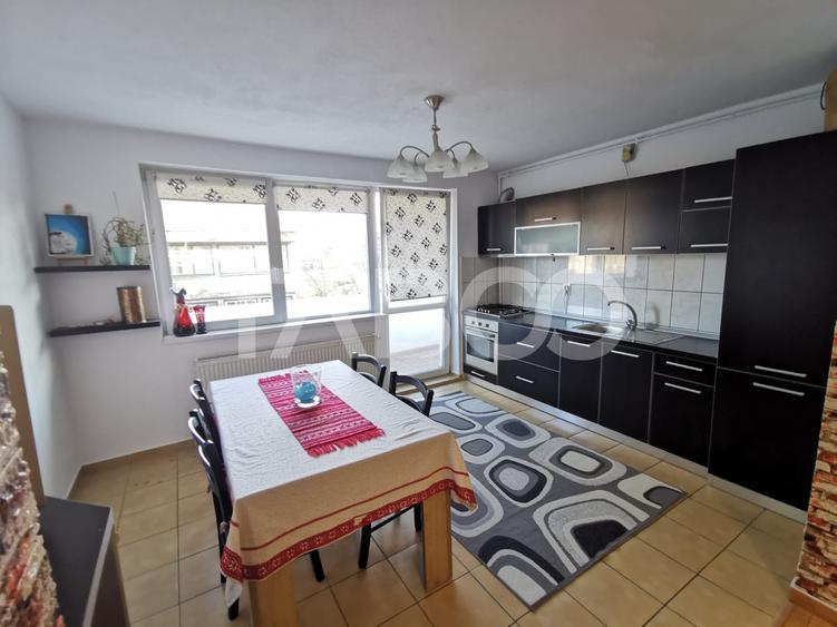 Apartament cu 2 camere decomandat, mobilat în Calea Poplăcii