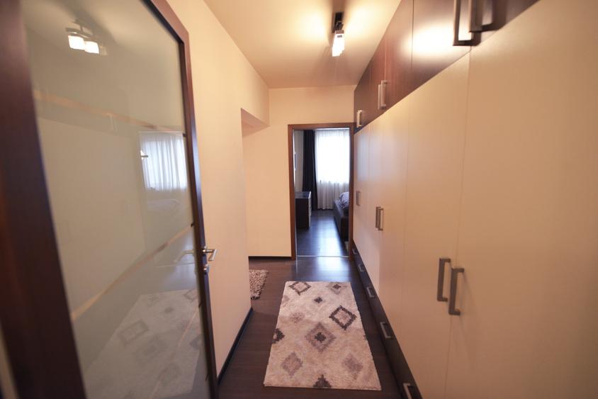 Apartament cu 4 camere semidecomandat în Baba-Dochia
