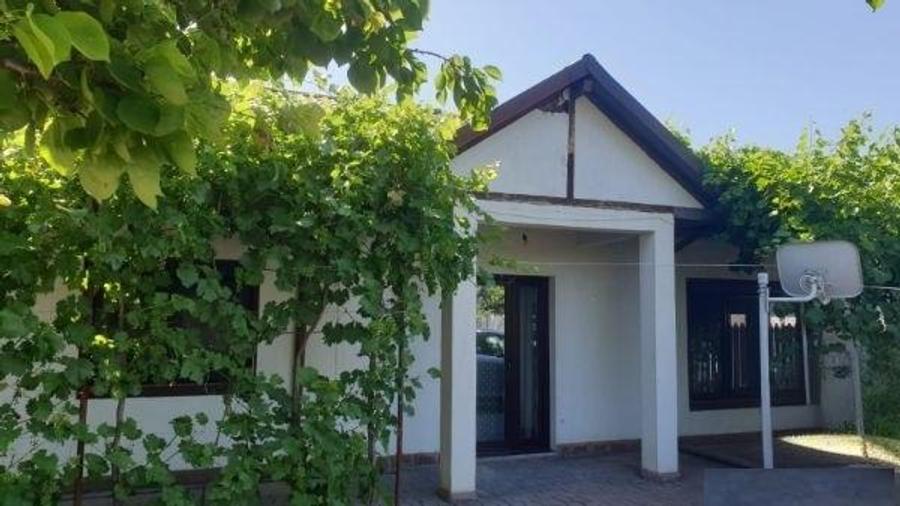 Casă individuală cu 3 camere cu Canalizare în Chiscani