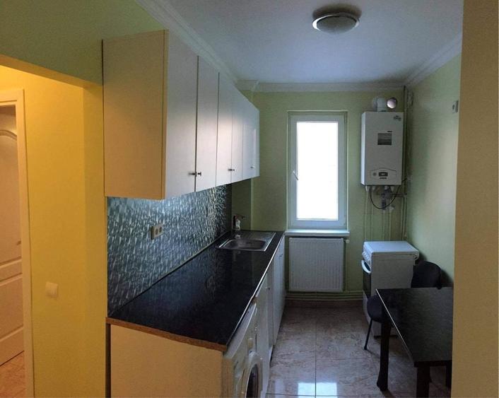Apartament cu 2 camere decomandat în Micro 17