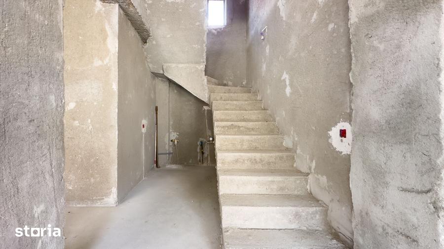Casă cu 7 camere cu Teren 227 Mp în Colentina