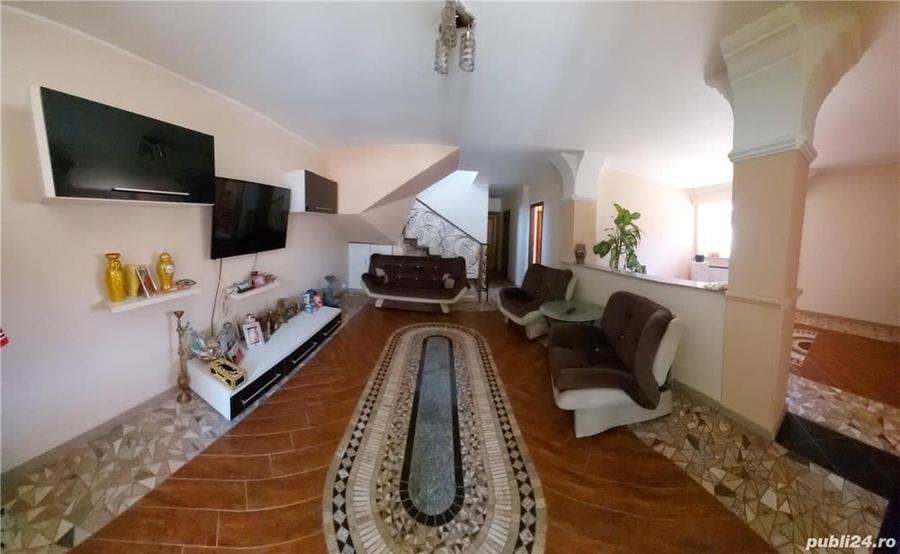 Casă cu 5 camere cu Teren 205 Mp în Central