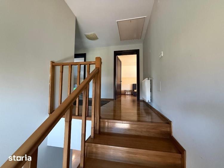 Casă cu 5 camere cu Teren 427 Mp în Cetate