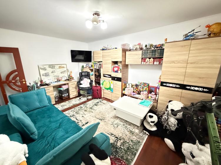 Apartament cu 2 camere decomandat în Nicolina