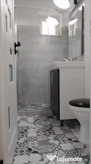 Apartament cu 2 camere decomandat în Florilor
