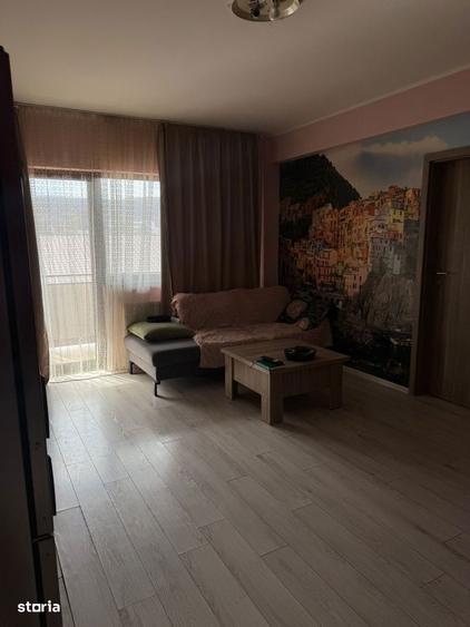 Apartament cu 3 camere, mobilat în Florești
