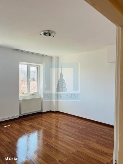 Apartament cu 2 camere decomandat în Triaj