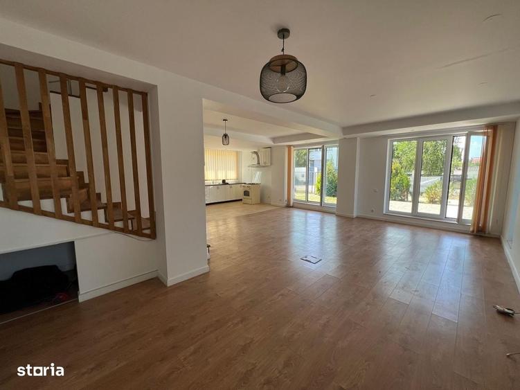 Casă cu 3 camere în Corbeanca