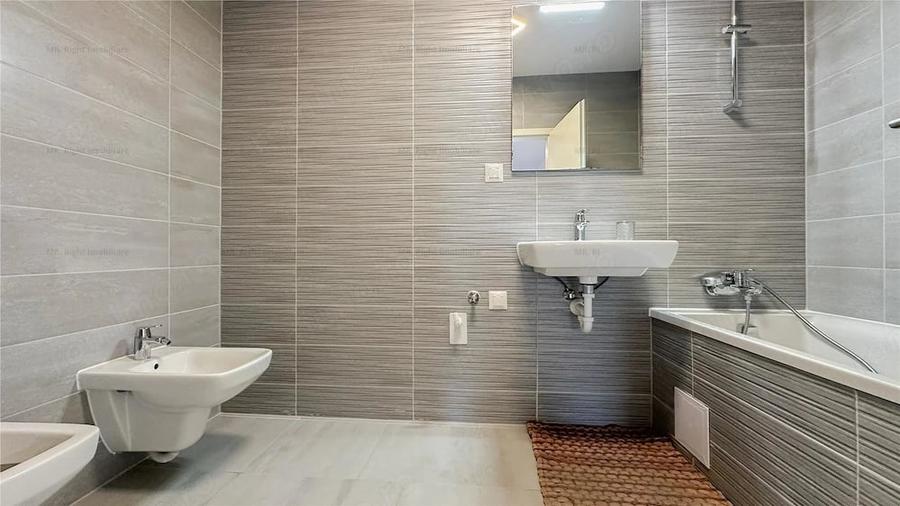 Apartament cu 3 camere decomandat în Avantgarden