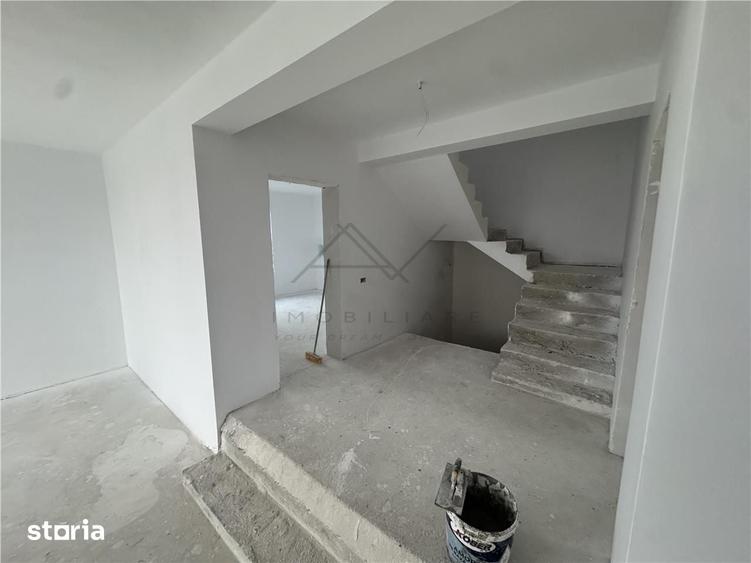 Casă cu 7 camere cu Teren 550 Mp în Ciorogârla