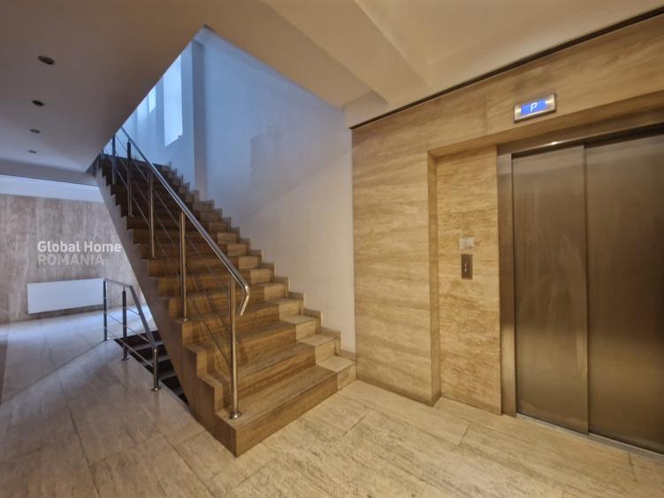 Apartament cu 4 camere semidecomandat în P-ța Dorobanți