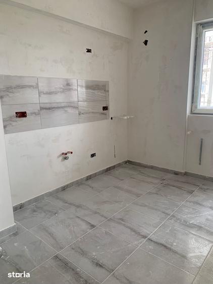 Apartament cu 4 camere în Berceni