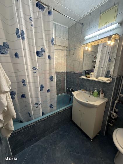 Apartament cu 2 camere decomandat în Micro 21