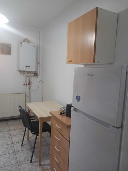 Apartament cu 3 camere decomandat în Dâmbu Pietros