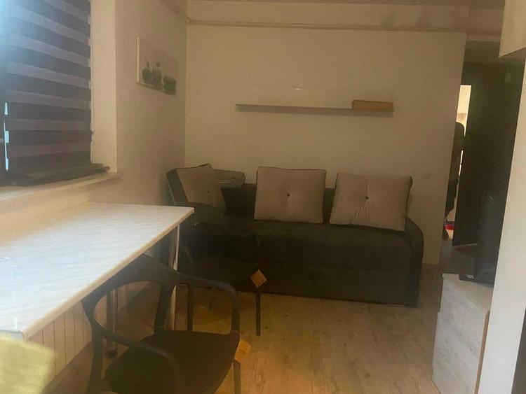 Apartament cu 2 camere decomandat în Palat