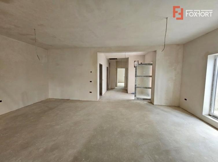 Duplex cu 4 camere cu Canalizare în Giroc