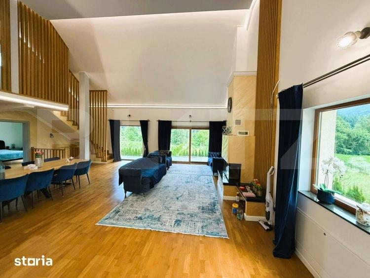 Casă cu 5 camere cu Teren 3000 Mp în Mălini
