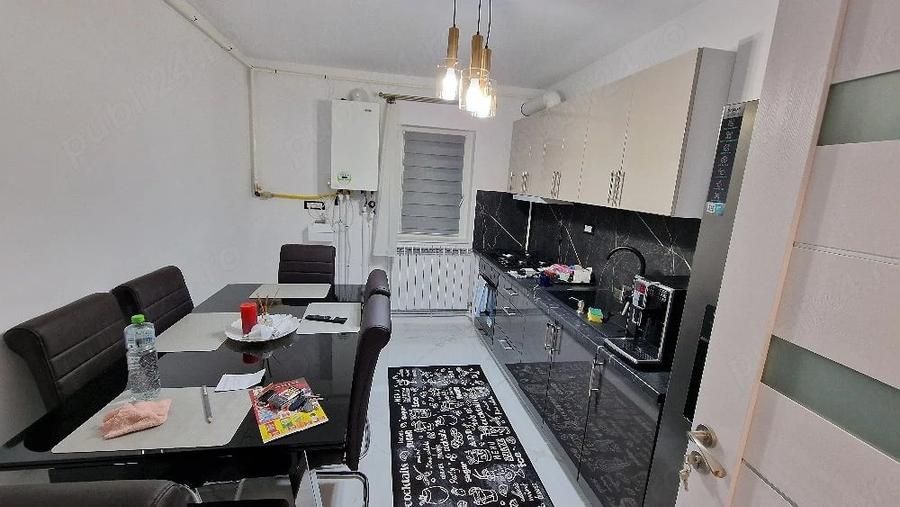 Apartament cu 3 camere decomandat în Dacia