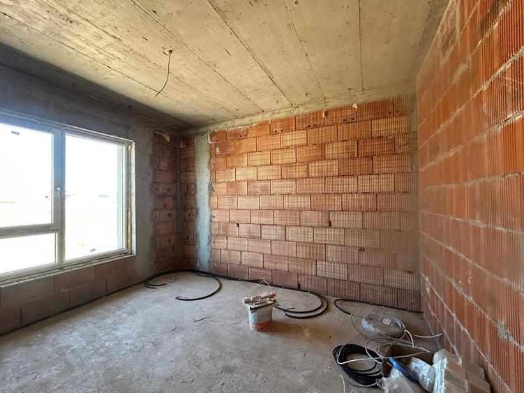 Duplex cu 5 camere cu Canalizare în Șura Mică