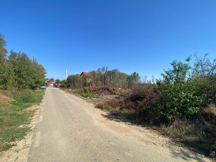 Teren Construcții intravilan de 585 mp, în Periș