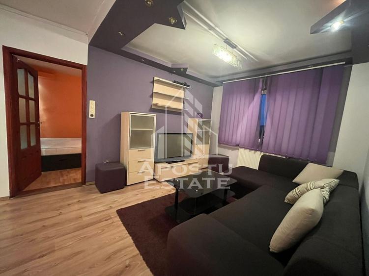 Apartament cu 3 camere, semicomandandat, etaj intermediar, Sagului - 1