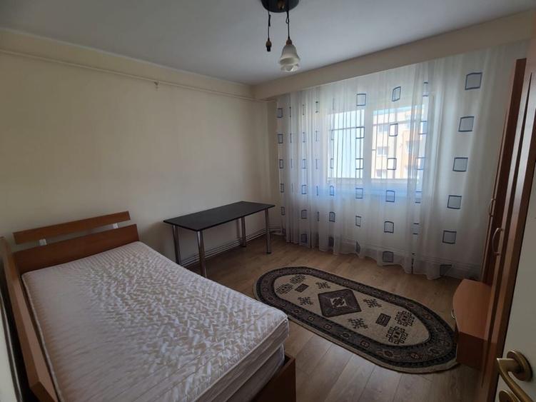 Apartament cu 2 camere decomandat în Zorilor