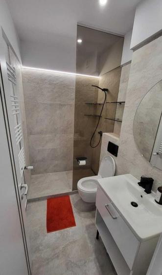 Apartament cu 3 camere decomandat, mobilat în Văcăresti