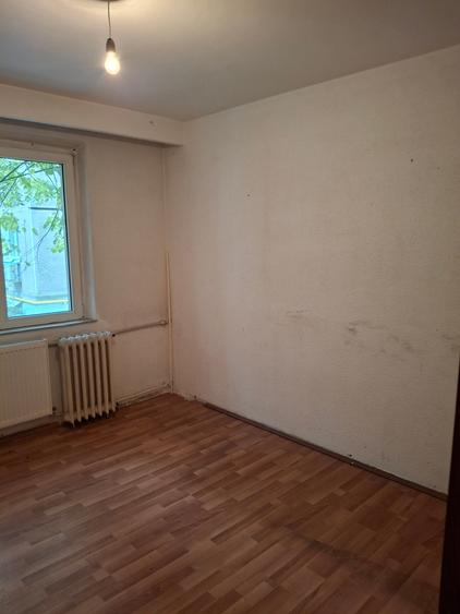 Apartament cu 2 camere decomandat în Crângași