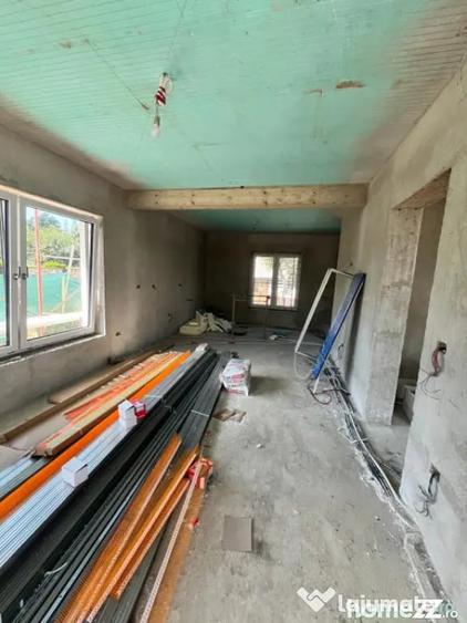 Casă cu 5 camere cu Teren 250 Mp în Central