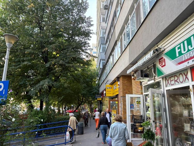 Spațiu comercial, de 138 mp, în Titan