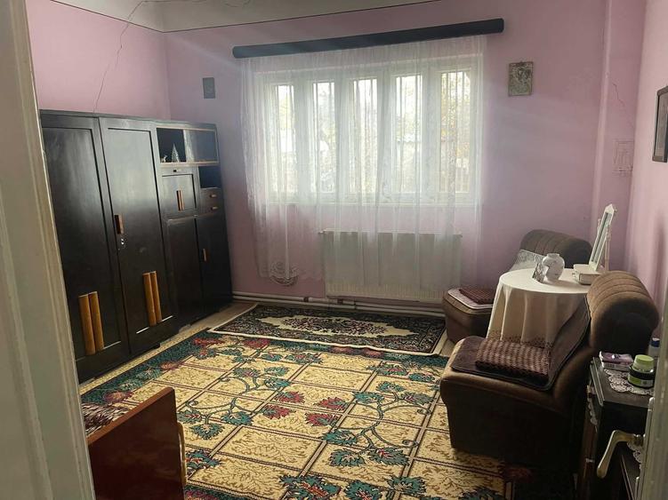 Casă cu 4 camere cu Teren 625 Mp în Central