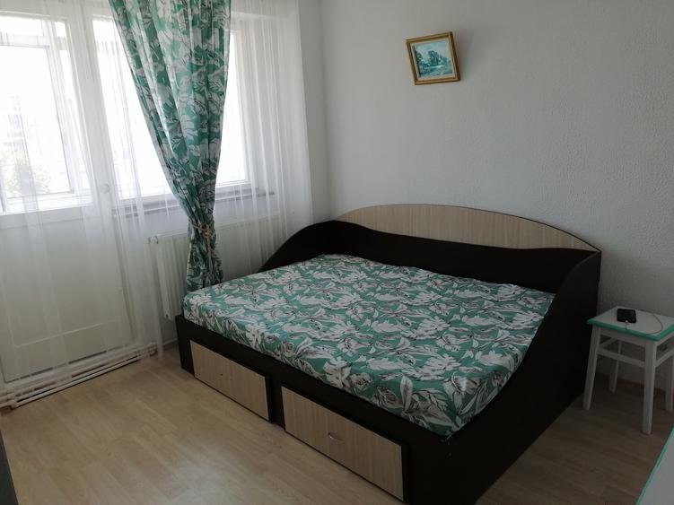 Apartament cu 2 camere decomandat în Micro 20