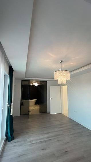 Apartament cu 6 camere decomandat în Nufărul