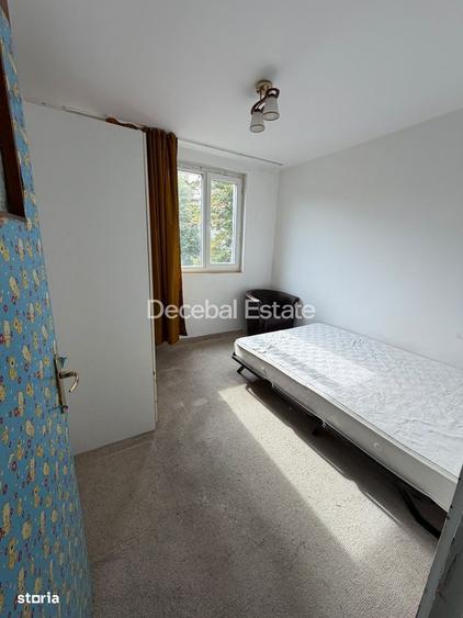 Apartament cu 3 camere semidecomandat în 1 Decembrie 1918