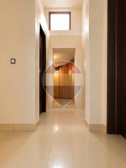 Casă / Vilă cu 12 camere de vânzare | Fundeni, Sector 2 - 30