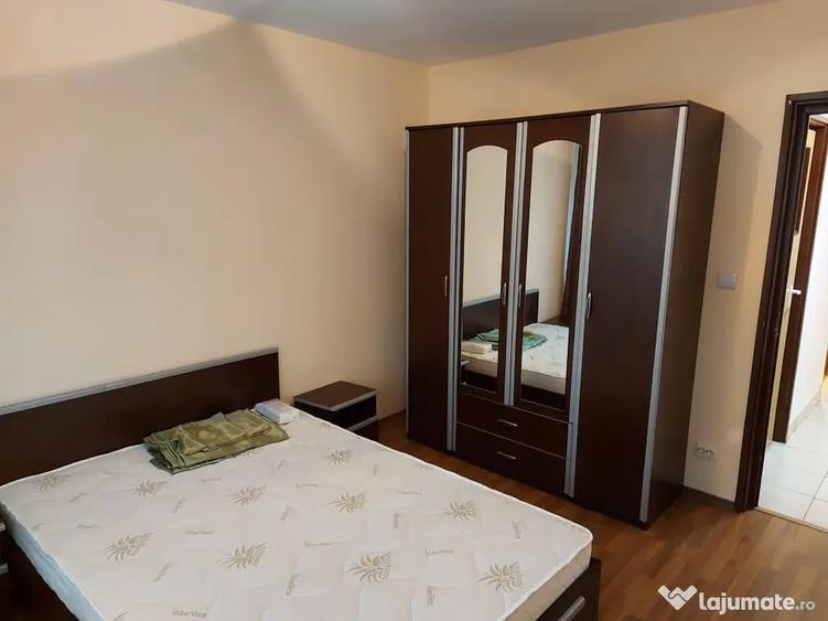 Apartament cu 3 camere semidecomandat în Crângași