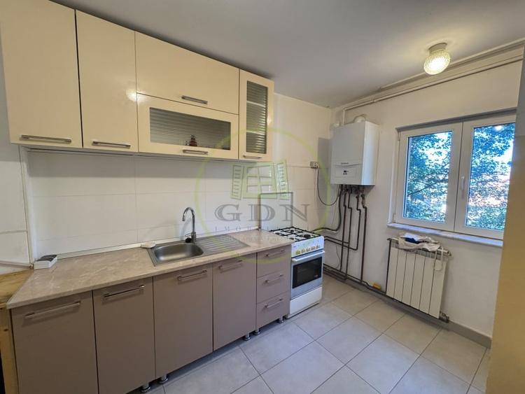 Închiriere apart. cu 3 camere mobilate, zona Cipariu - 1