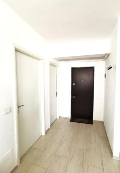 Apartament cu 2 camere semidecomandat, mobilat în Central