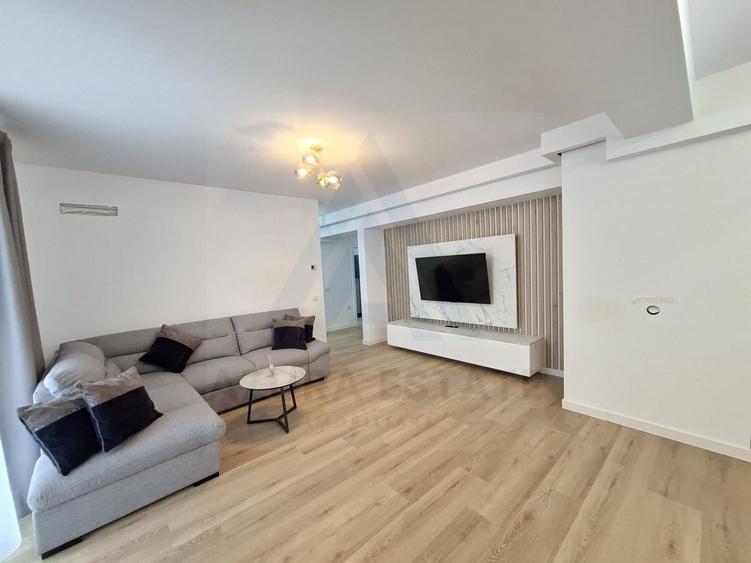 Apartament cu 3 camere semidecomandat, mobilat în Șelimbăr