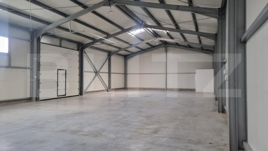 Spațiu comercial, de 600 mp, în Brazi