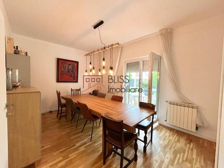 Casă cu 7 camere cu Piscina în Iancu Nicolae