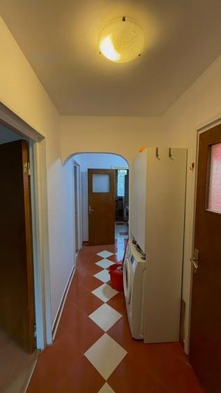 Apartament cu 3 camere decomandat în Berceni
