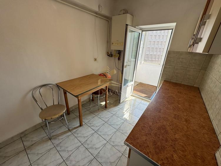 Apartament cu 2 camere decomandat, mobilat în Plopilor